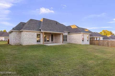 Exterior - 124 Lakecrest Dr, Madison, MS 39110 photo 7 of 8