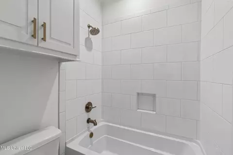 Bath - 124 Lakecrest Dr, Madison, MS 39110 photo 6 of 6