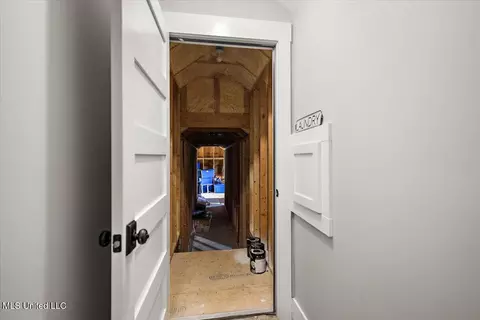 Entry Way - 1254 Wade Patrick Rd, Brandon, MS 39042 photo 7 of 9
