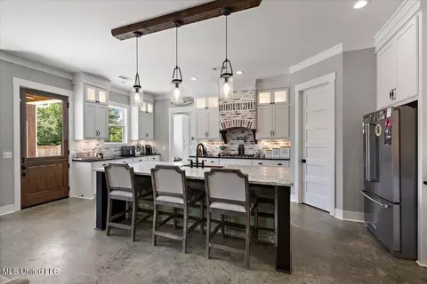 Kitchen - 1254 Wade Patrick Rd, Brandon, MS 39042 photo 2 of 3