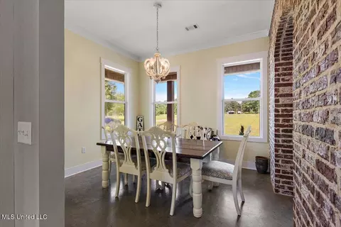 Dining - 1254 Wade Patrick Rd, Brandon, MS 39042 photo 2 of 2