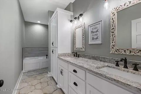 Bath - 1254 Wade Patrick Rd, Brandon, MS 39042 photo 5 of 5