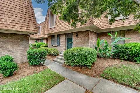 5155 Wayneland Dr #L3, Jackson, MS 39211