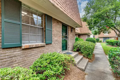5155 Wayneland Dr #L3, Jackson, MS 39211 photo 2