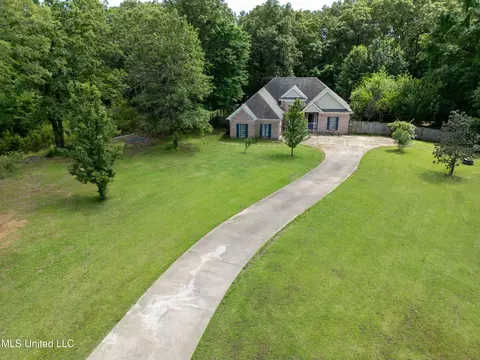 33 Timber Ridge Dr, Byhalia, MS 38611