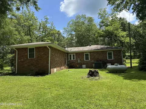 Exterior - 46 Mullins Rd, Natchez, MS 39120 photo 9 of 11