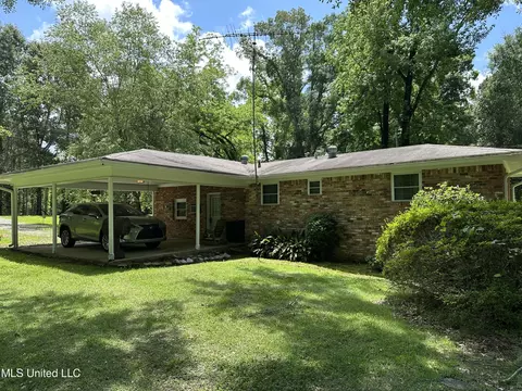 Exterior - 46 Mullins Rd, Natchez, MS 39120 photo 5 of 11