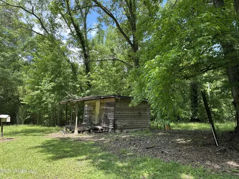 Exterior - 46 Mullins Rd, Natchez, MS 39120 photo 7 of 11