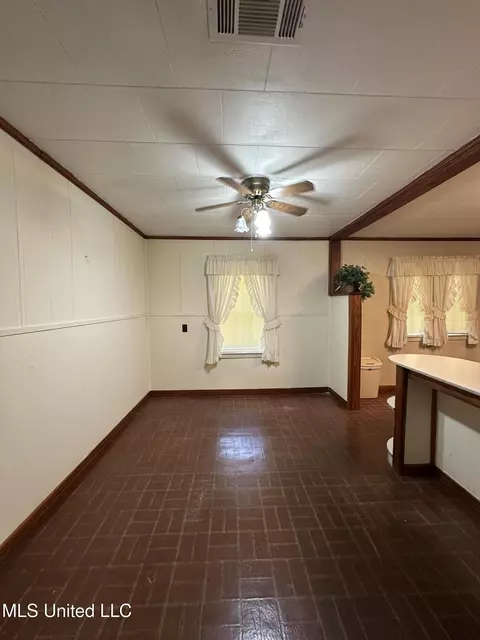 Dining - 46 Mullins Rd, Natchez, MS 39120 photo 1 of 1