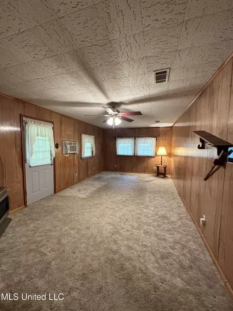 Living - 46 Mullins Rd, Natchez, MS 39120 photo 1 of 1
