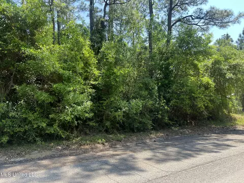 322 Wittman Ave, Pass Christian, MS 39571