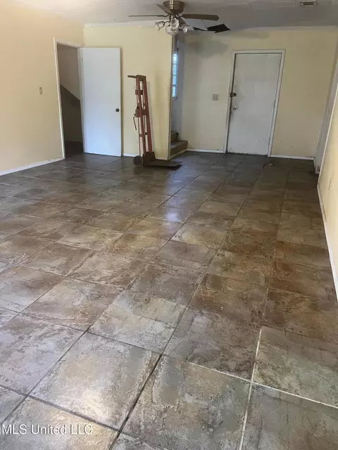 Living - 6836 Holley Ave, Moss Point, MS 39563 photo 1 of 3