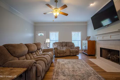 Living - 200 Devonport Cir, Raymond, MS 39154 photo 1 of 2