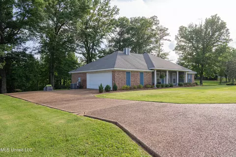 Exterior - 200 Devonport Cir, Raymond, MS 39154 photo 3 of 12