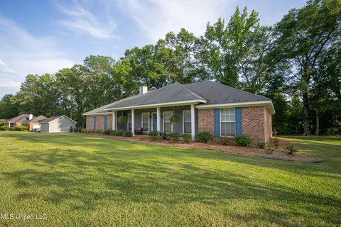 Exterior - 200 Devonport Cir, Raymond, MS 39154 photo 6 of 12