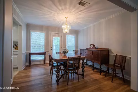 Dining - 200 Devonport Cir, Raymond, MS 39154 photo 2 of 3