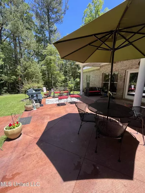 Other - 415 Greenbriar St, Brandon, MS 39047 photo 3 of 17