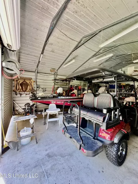 Other - 415 Greenbriar St, Brandon, MS 39047 photo 6 of 17