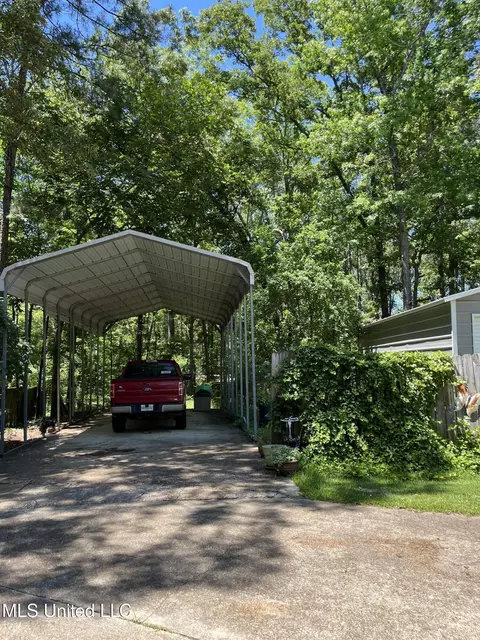 Other - 415 Greenbriar St, Brandon, MS 39047 photo 15 of 17