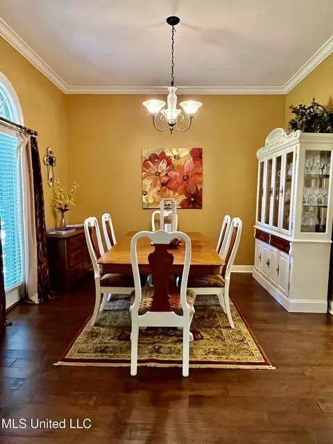 Dining - 415 Greenbriar St, Brandon, MS 39047 photo 1 of 5