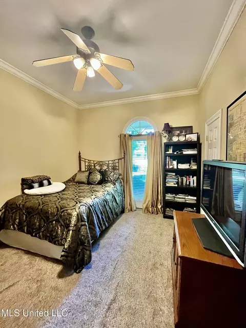 Bedroom - 415 Greenbriar St, Brandon, MS 39047 photo 5 of 5