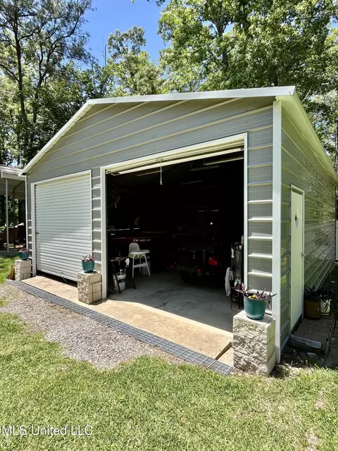 Other - 415 Greenbriar St, Brandon, MS 39047 photo 5 of 17