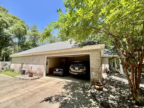 Other - 415 Greenbriar St, Brandon, MS 39047 photo 14 of 17