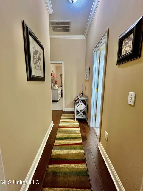 Entry Way - 415 Greenbriar St, Brandon, MS 39047 photo 4 of 4