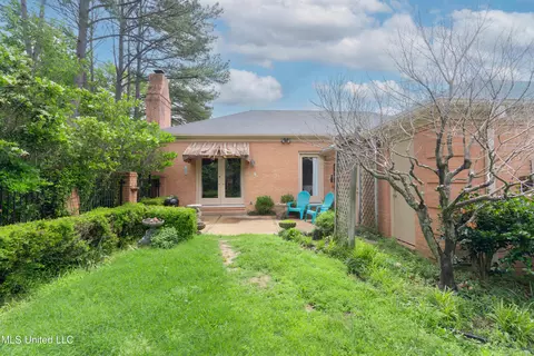 Exterior - 255 Park Lane Pl, Jackson, MS 39211 photo 12 of 13