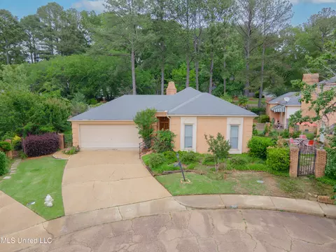Exterior - 255 Park Lane Pl, Jackson, MS 39211 photo 2 of 13