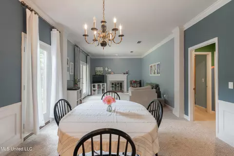 Dining - 255 Park Lane Pl, Jackson, MS 39211 photo 2 of 8
