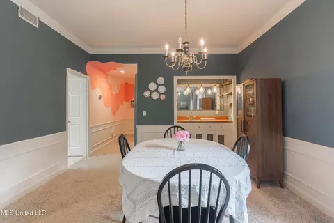 Dining - 255 Park Lane Pl, Jackson, MS 39211 photo 5 of 8