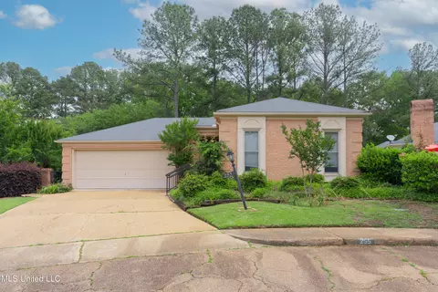 Exterior - 255 Park Lane Pl, Jackson, MS 39211 photo 3 of 13