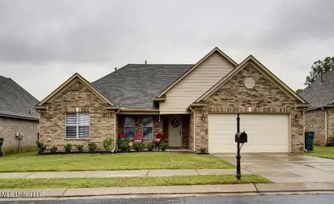 8669 Smith Ranch Dr, Southaven, MS 38671