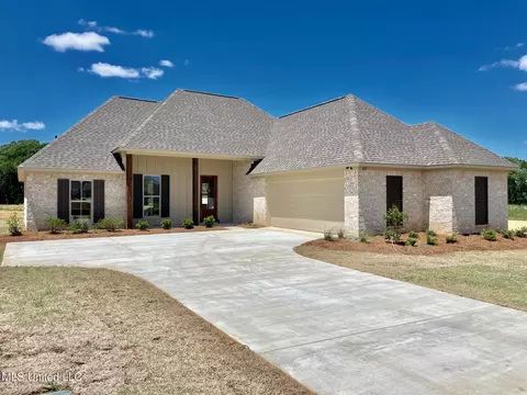 425 Aurora Cir, Canton, MS 39046