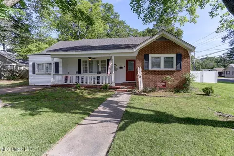 220 Mckie St, Senatobia, MS 38668