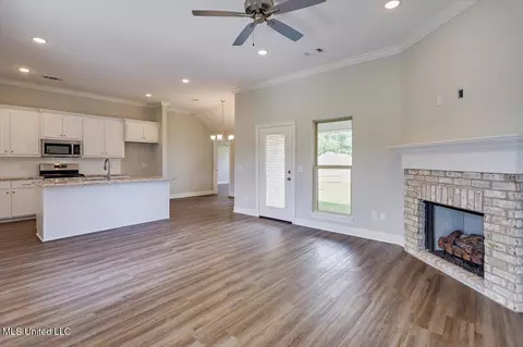 Living - 114 Bailey Cv, Canton, MS 39046 photo 2 of 4