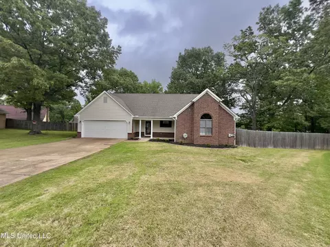 4046 Maryan Ct, Nesbit, MS 38651