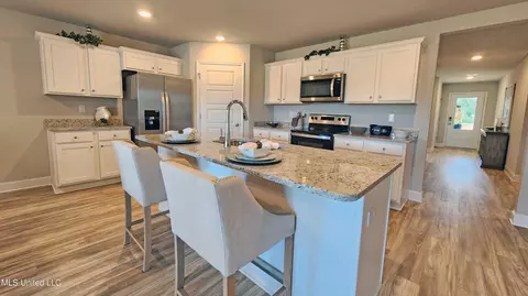 9668 Reserve Blvd, Biloxi, MS 39532 photo 2