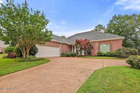 176 Woodlands Green Dr, Brandon, MS 39047
