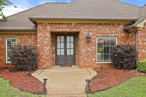 106 Sumter Dr, Canton, MS 39046