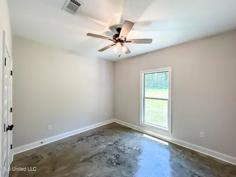 Bedroom - 968 Riverside Ln, Pearl, MS 39208 photo 3 of 5