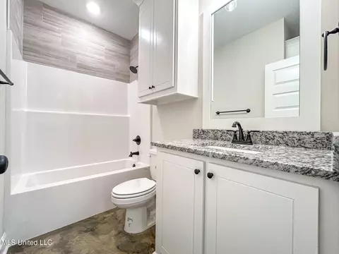 Bath - 968 Riverside Ln, Pearl, MS 39208 photo 4 of 4