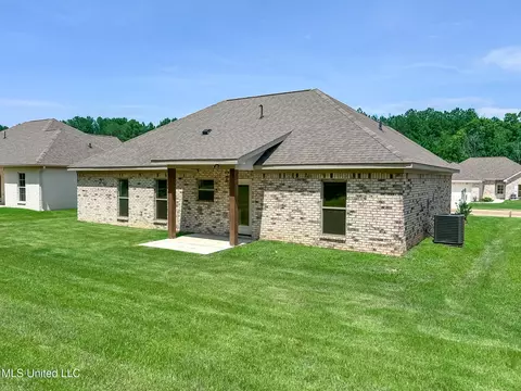Exterior - 968 Riverside Ln, Pearl, MS 39208 photo 4 of 4
