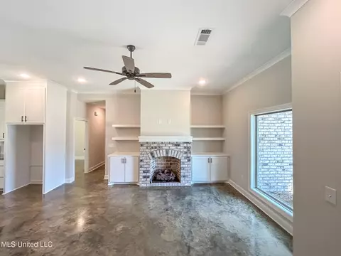Living - 968 Riverside Ln, Pearl, MS 39208 photo 2 of 2