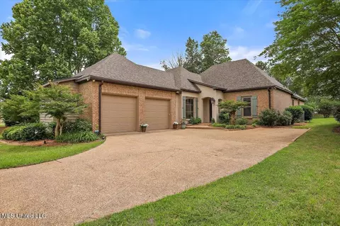 Exterior - 407 Belle Pointe Ln, Madison, MS 39110 photo 2 of 11