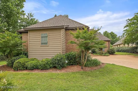 Exterior - 407 Belle Pointe Ln, Madison, MS 39110 photo 3 of 11