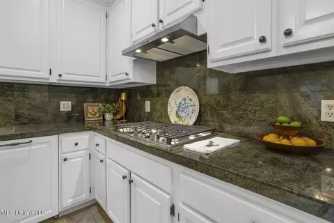 Kitchen - 1918 Old Highway 16, Benton, MS 39039 photo 4 of 8