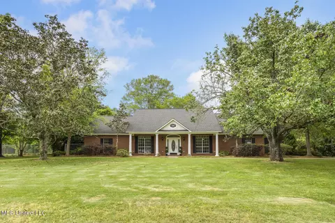 1918 Old Highway 16, Benton, MS 39039