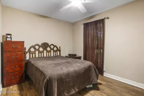 Bedroom - 1918 Old Highway 16, Benton, MS 39039 photo 5 of 5